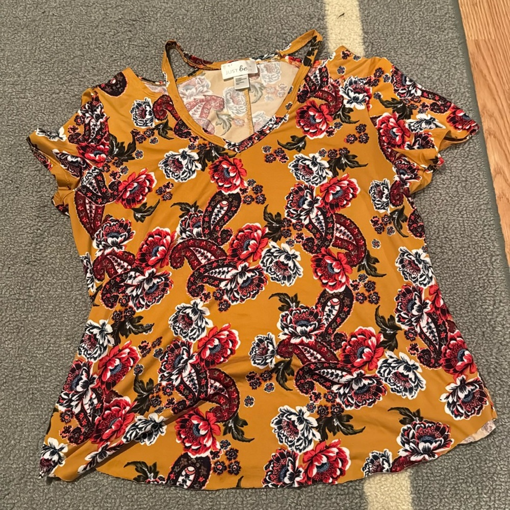 Worn once for thanksgiving